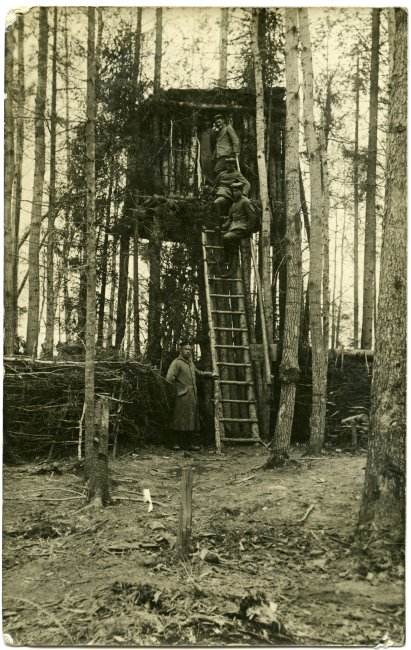 Немецкий артиллерийский наблюдательный пункт под Поставами. 1916 г. Немецкое фото.