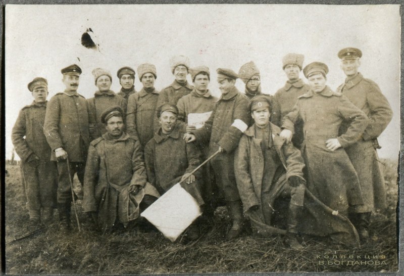 Сцена братания русских и немецких солдат под Поставами в дни перемирия в декабре 1917 г.