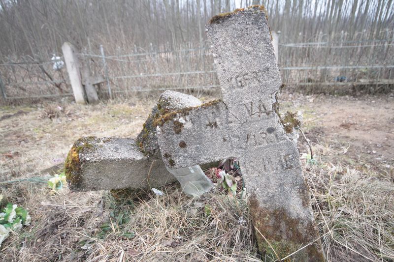 Немецкие могилы Первой мировой войны на гражданском кладбище в деревне Дворчаны Поставского района-1