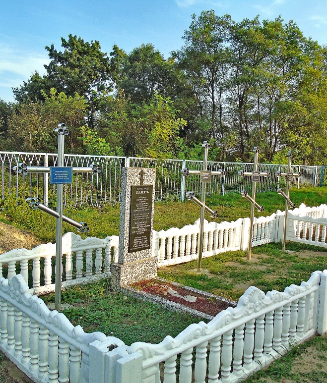 Лунин могилы